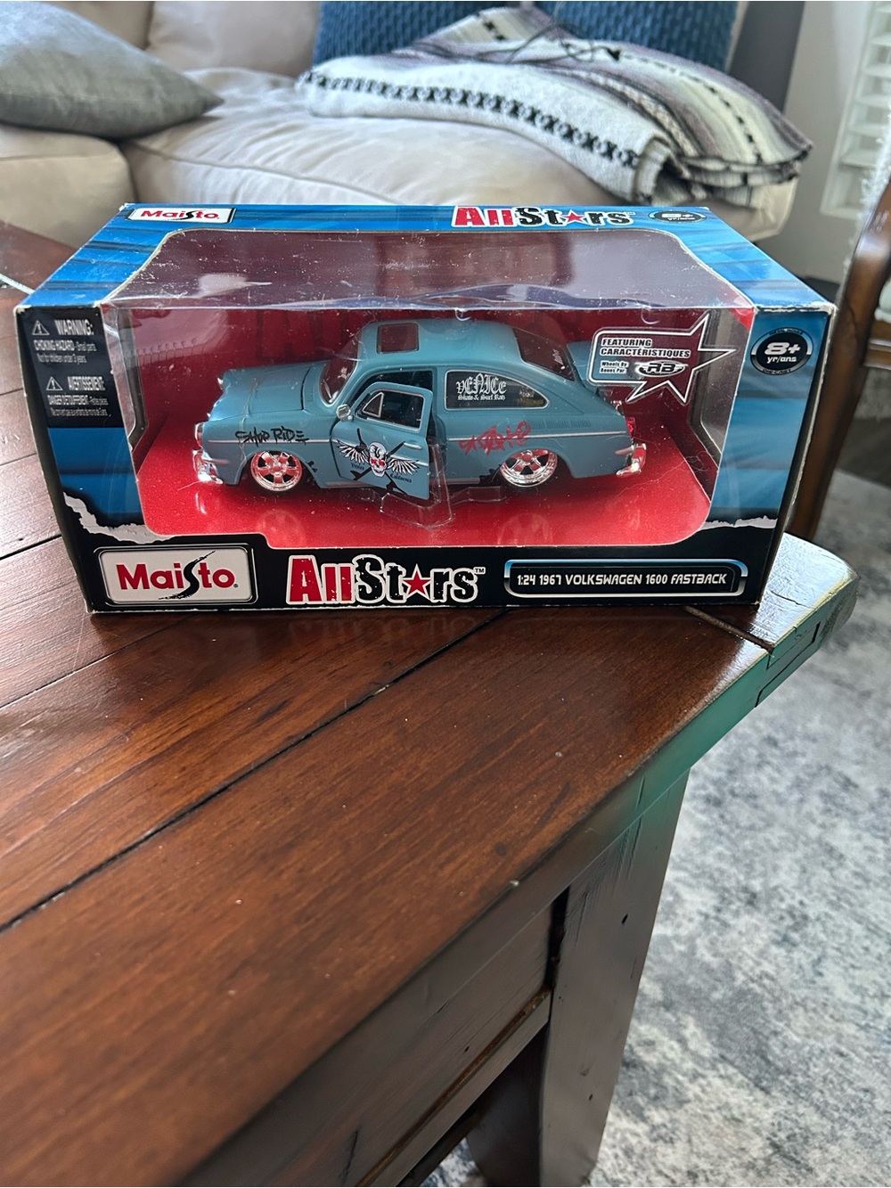 Maisto AllStars Blue 1961 Volkswagen 1600 Fastback Die-Cast Toy Car